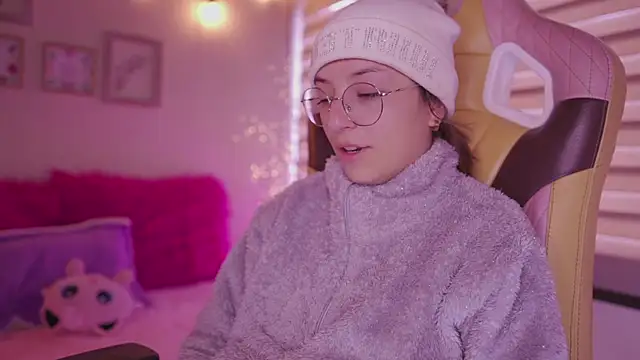 milly kenner online show from April 2026 07:28:02 PM