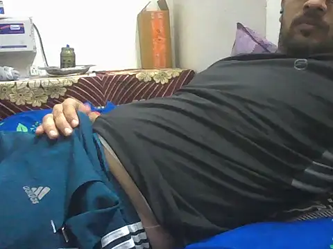 Snapshot of Desiboy_525 chatting on November 2025 09:06:02 PM Desiboy 525 online show from November 2025 09:06:02 PM