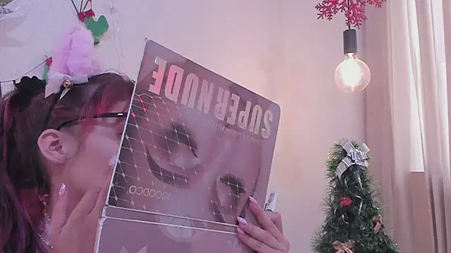 RedMeloddy online show from December 2024 07:32:02 PM