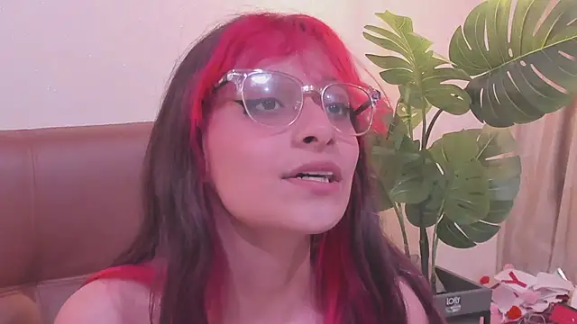 RedMeloddy online show from February 2025 07:21:01 PM