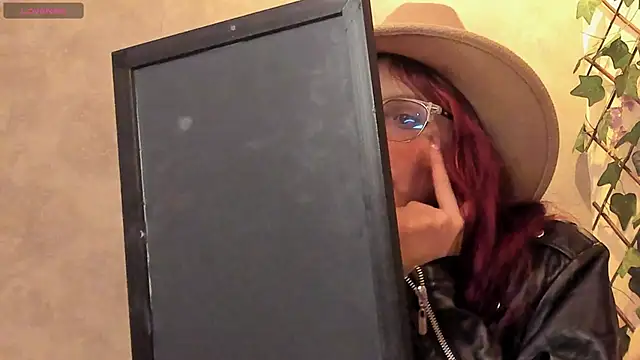 RedMeloddy online show from March 2026 01:00:02 AM