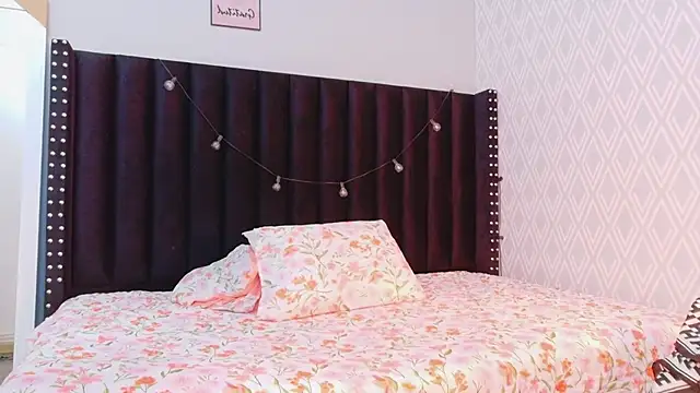 littleebonymommy online show from September 2025 08:09:01 PM