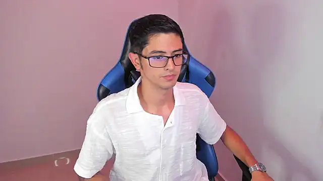 Ethan Sai    online show from January 2025 09:15:01 PM