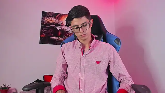 Ethan Sai    online show from February 2025 11:45:01 PM