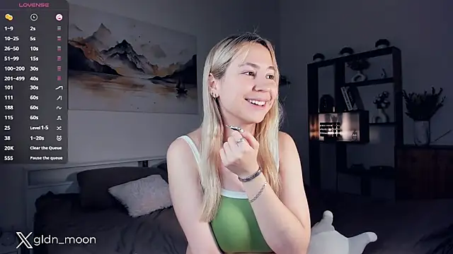 Snapshot of EternalLiberty chatting on March 2025 01:31:02 AM EternalLiberty online show from March 2025 01:31:02 AM