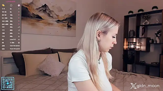 Snapshot of EternalLiberty chatting on October 2025 02:33:01 AM EternalLiberty online show from October 2025 02:33:01 AM