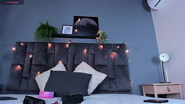 DulceAurora   online show from January 2026 11:25:01 AM