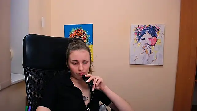  Nicole new online show from March 2025 03:36:02 PM