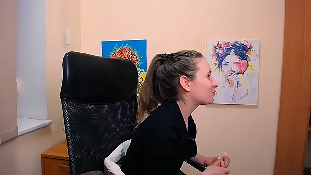  Nicole new online show from March 2025 06:39:02 PM