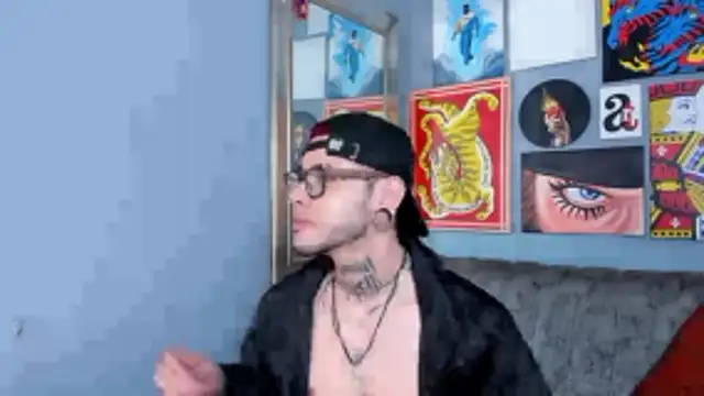 MurdockH online show from November 2025 05:50:01 AM