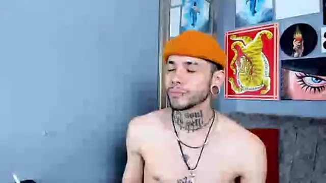 MurdockH online show from December 2025 11:09:02 PM