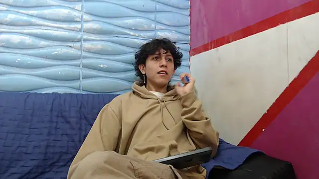 Snapshot of Felipe_Browns chatting on January 2025 01:30:01 PM Felipe Browns online show from January 2025 01:30:01 PM