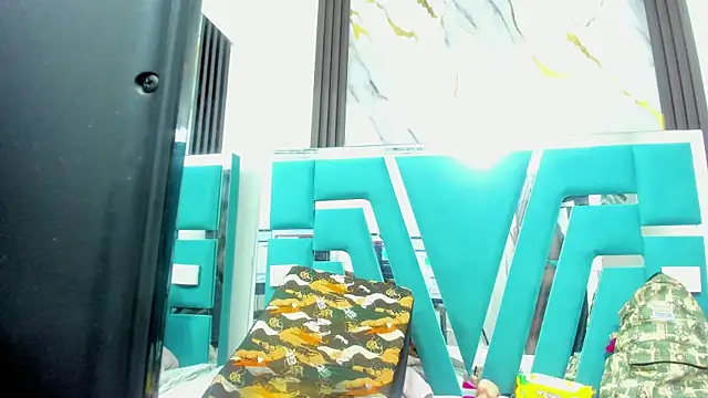 mia alvares online show from September 2025 11:43:02 AM