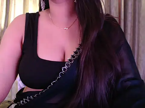 Snapshot of Sexy_Myra18 chatting on May 2026 04:07:02 AM Sexy Myra18 online show from May 2026 04:07:02 AM