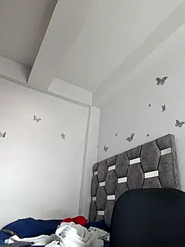 aurelialux online show from November 2025 07:45:02 PM