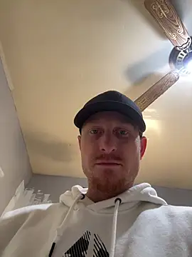 Snapshot of bigred0808 chatting on February 2026 09:07:01 PM bigred0808 online show from February 2026 09:07:01 PM