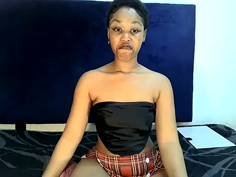 ReginaStar16 online show from October 2025 05:46:01 PM