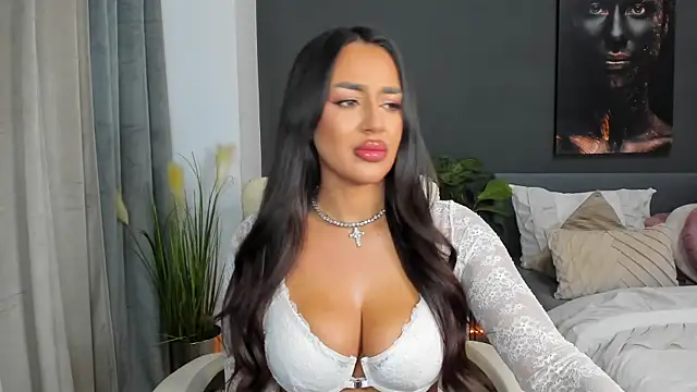 Sonia  Rey online show from October 2025 06:29:01 PM