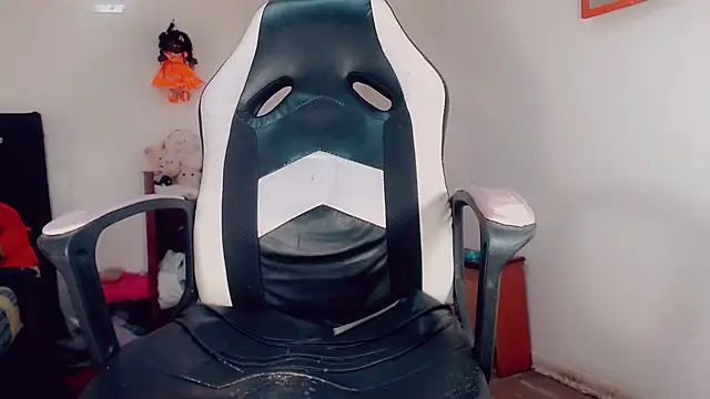 Oriana braom online show from March 2026 07:43:02 PM