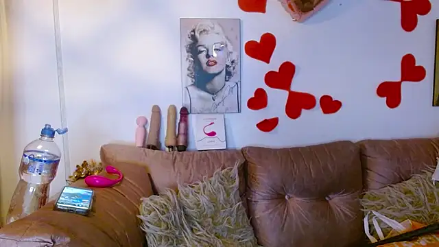 Snapshot of hinataleecs chatting on March 2025 04:35:01 AM hinataleecs online show from March 2025 04:35:01 AM