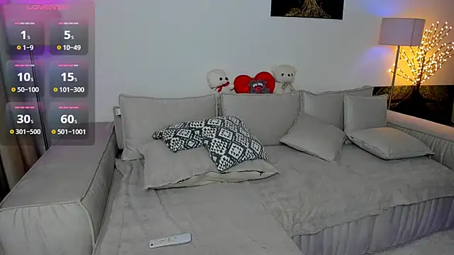 Snapshot of Queenofyouredreams chatting on December 2024 01:58:02 AM Queenofyouredreams online show from December 2024 01:58:02 AM