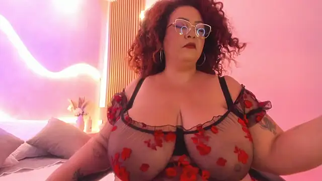 Snapshot of MaraaSweett chatting on December 2025 02:07:02 AM MaraaSweett online show from December 2025 02:07:02 AM