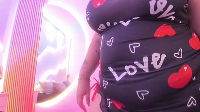 Snapshot of MaraaSweett chatting on January 2026 02:13:01 AM MaraaSweett online show from January 2026 02:13:01 AM