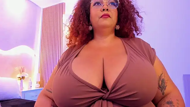 Snapshot of MaraaSweett chatting on February 2026 07:01:02 PM MaraaSweett online show from February 2026 07:01:02 PM