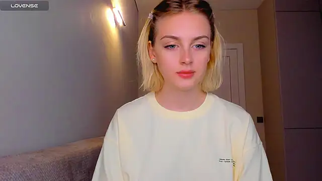 Snapshot of pretty_girlnextdoor chatting on December 2024 05:42:01 PM pretty girlnextdoor online show from December 2024 05:42:01 PM