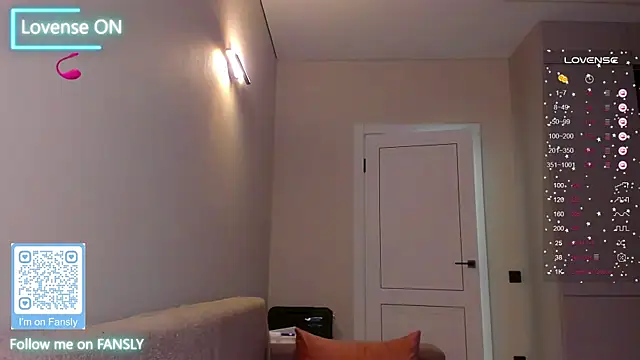 Snapshot of pretty_girlnextdoor chatting on February 2025 06:59:01 PM pretty girlnextdoor online show from February 2025 06:59:01 PM