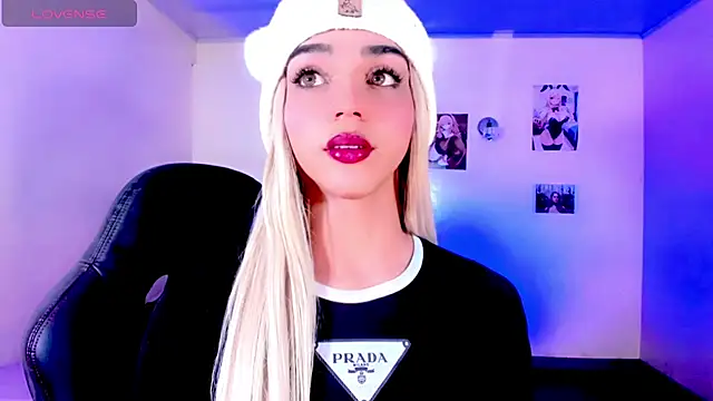 Snapshot of Elissa_taylor_ chatting on November 2025 05:02:01 AM Elissa taylor online show from November 2025 05:02:01 AM