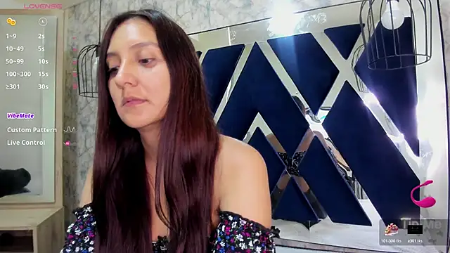  alaia collway  online show from January 2025 12:09:01 PM