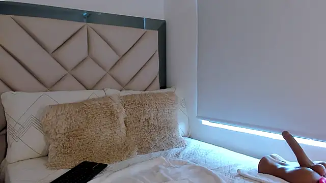 alexa tobar online show from November 2025 05:59:01 PM