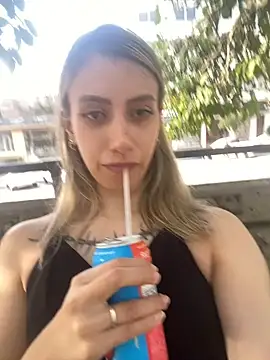 loira messi online show from February 2025 08:30:02 PM