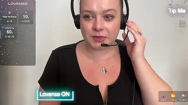 NaughtyWifeUK online show from December 2024 12:18:02 PM