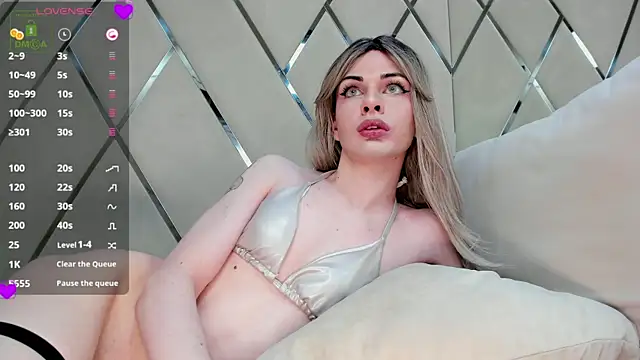 Snapshot of GiselleParton chatting on December 2024 03:49:02 PM GiselleParton online show from December 2024 03:49:02 PM