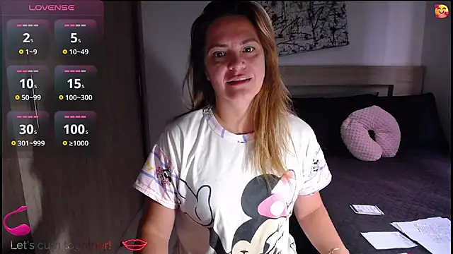 ParisW online show from November 2025 11:55:02 AM