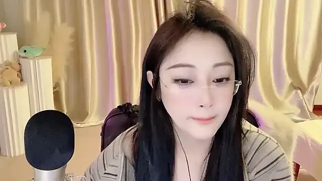 Daisy-77 online show from March 2025 06:16:01 PM