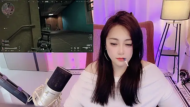 Daisy-77 online show from July 2026 02:19:01 PM