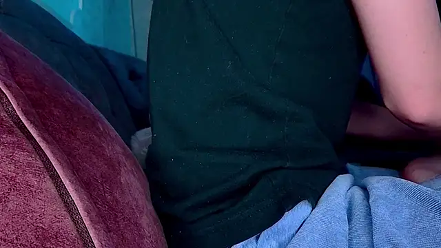 Snapshot of AgnesMillerS chatting on December 2024 10:33:02 AM AgnesMillerS online show from December 2024 10:33:02 AM