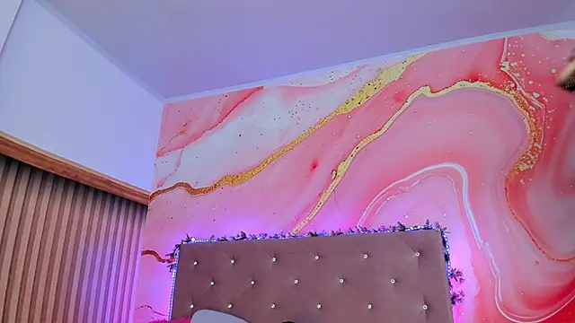 Daisy  rose online show from February 2025 11:00:02 AM