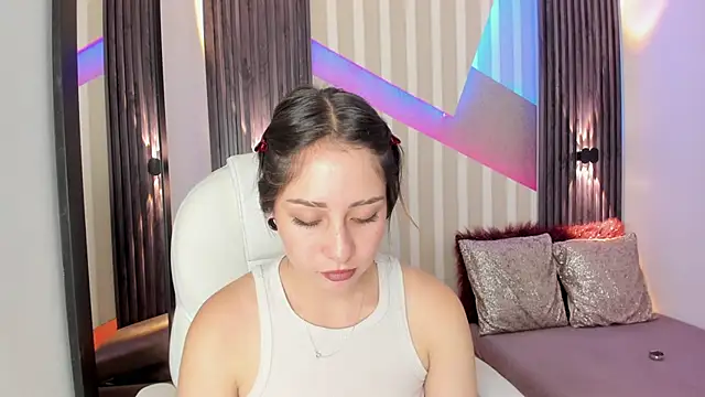 emily layton online show from September 2025 03:45:01 PM