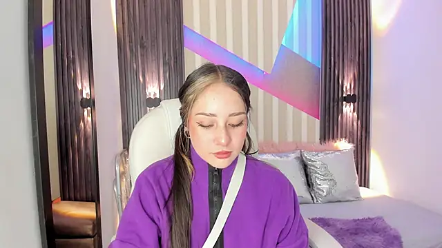 emily layton online show from October 2025 04:16:01 PM