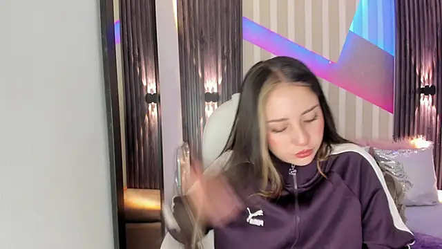 emily layton online show from October 2025 02:36:01 PM