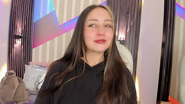 emily layton online show from October 2025 02:32:02 PM