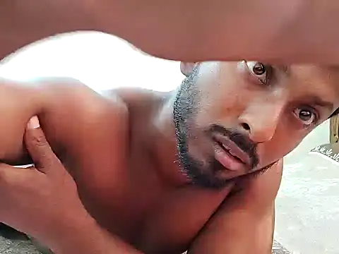 HunkyAriyan online show from April 2026 09:07:02 AM