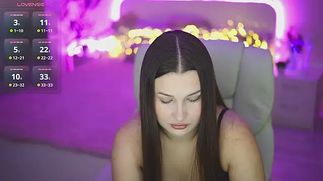 OneLaya online show from October 2025 06:28:02 PM