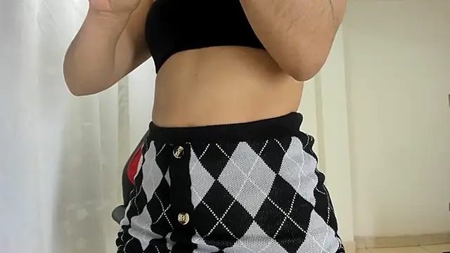 Snapshot of RileySkye chatting on December 2024 03:40:02 AM RileySkye online show from December 2024 03:40:02 AM