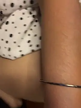 Snapshot of couple_redbeach chatting on January 2026 07:46:02 AM couple redbeach online show from January 2026 07:46:02 AM