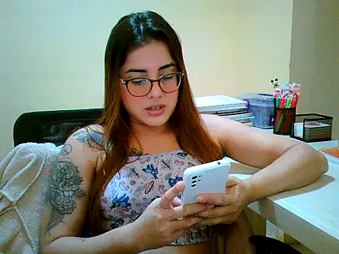 maliamiller online show from September 2025 12:04:01 AM